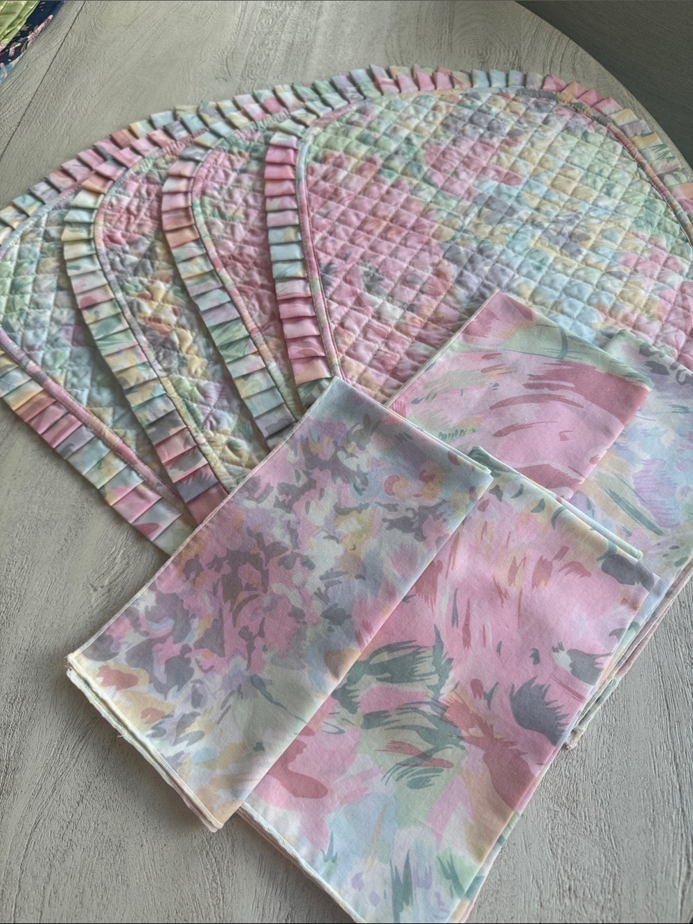 NWOT set of 4 quilted placemats & napkins